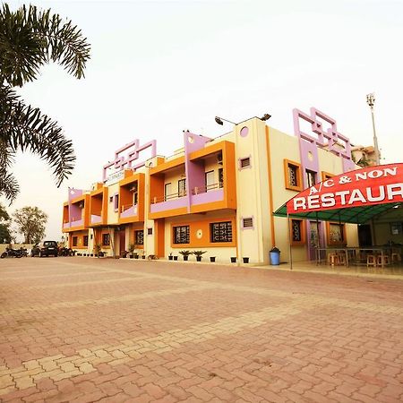 Hotel Somnath Sagar Екстериор снимка